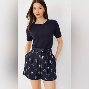 Petite Floral Tie Waist Pleated Shorts